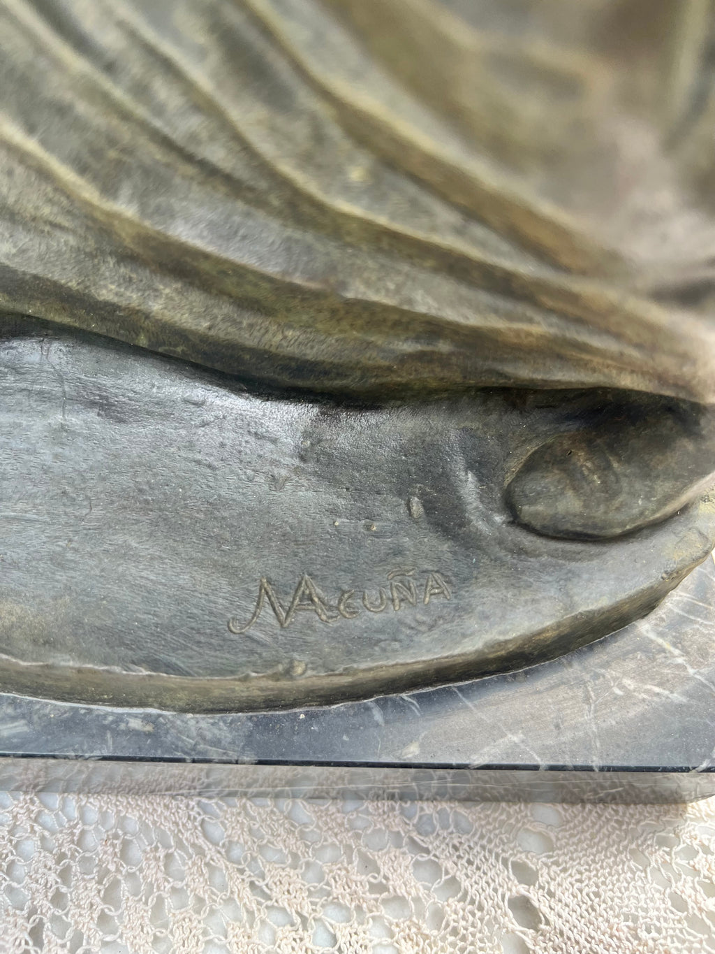Escultura peregrino de José María Acuña.