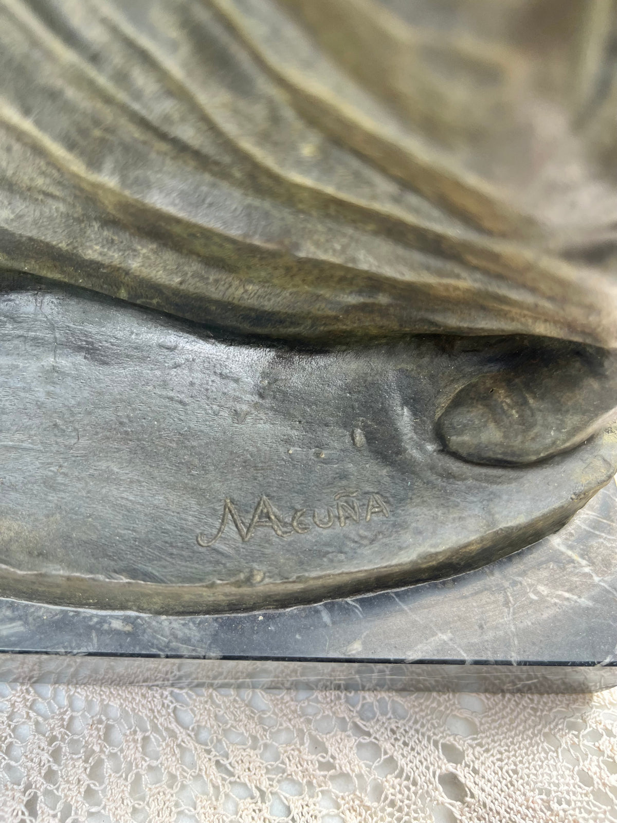 Escultura peregrino de José María Acuña.