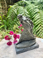 Escultura peregrino de José María Acuña.