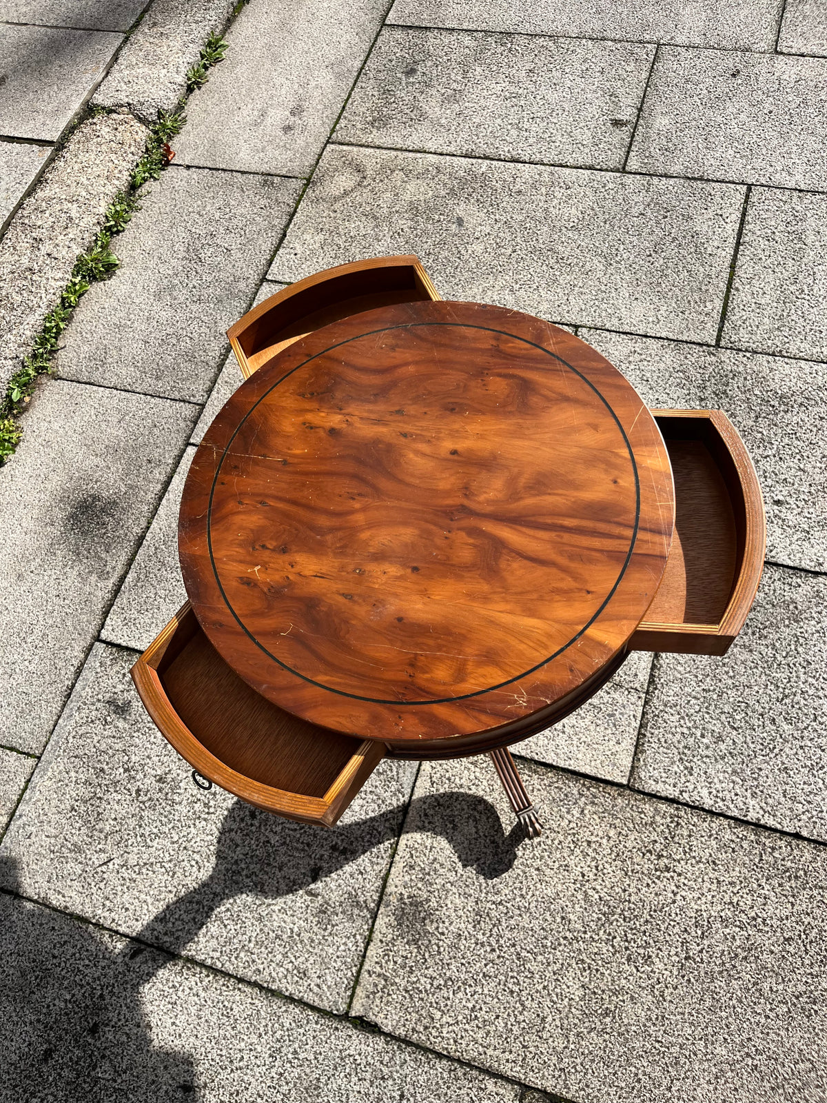 Mesa auxiliar madera.