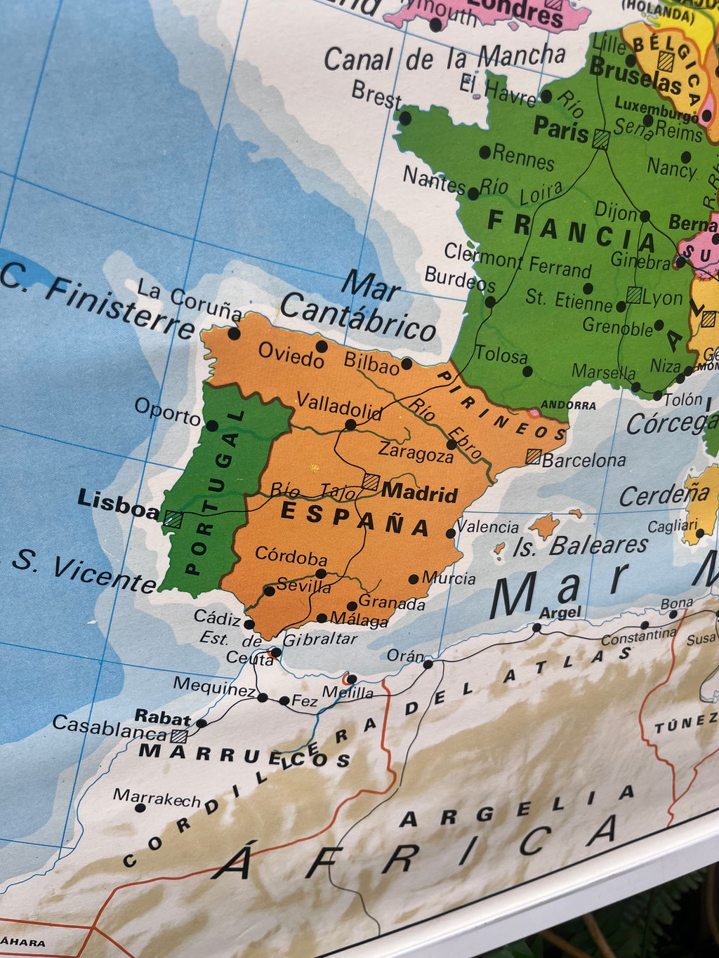Mapa físico y político de Europa. Años 70.
