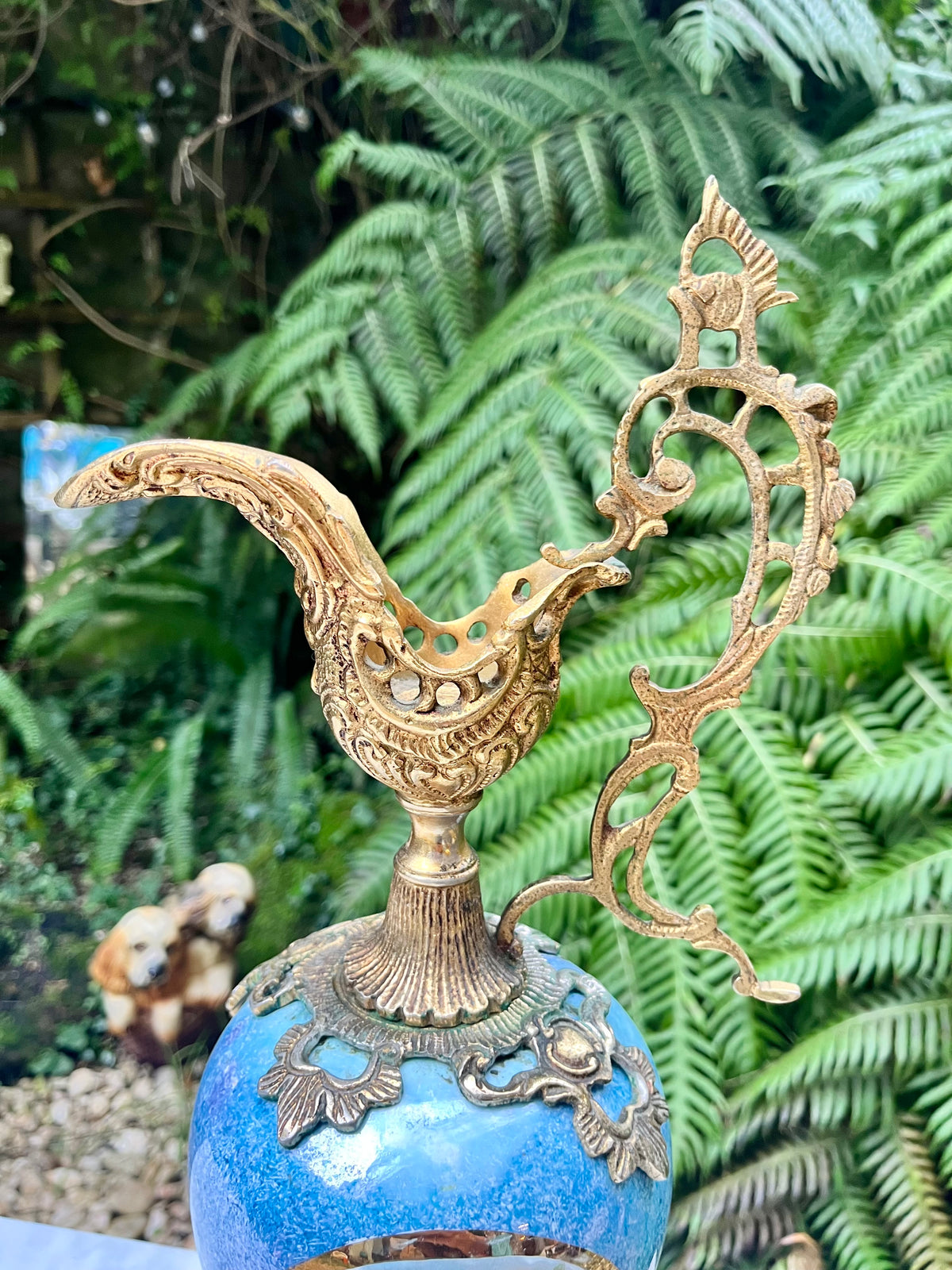 Sevres. Jarra porcelana y bronce.