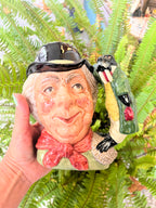 Jarra de colecciòn Doulton & co. “La morsa y el carpintero”