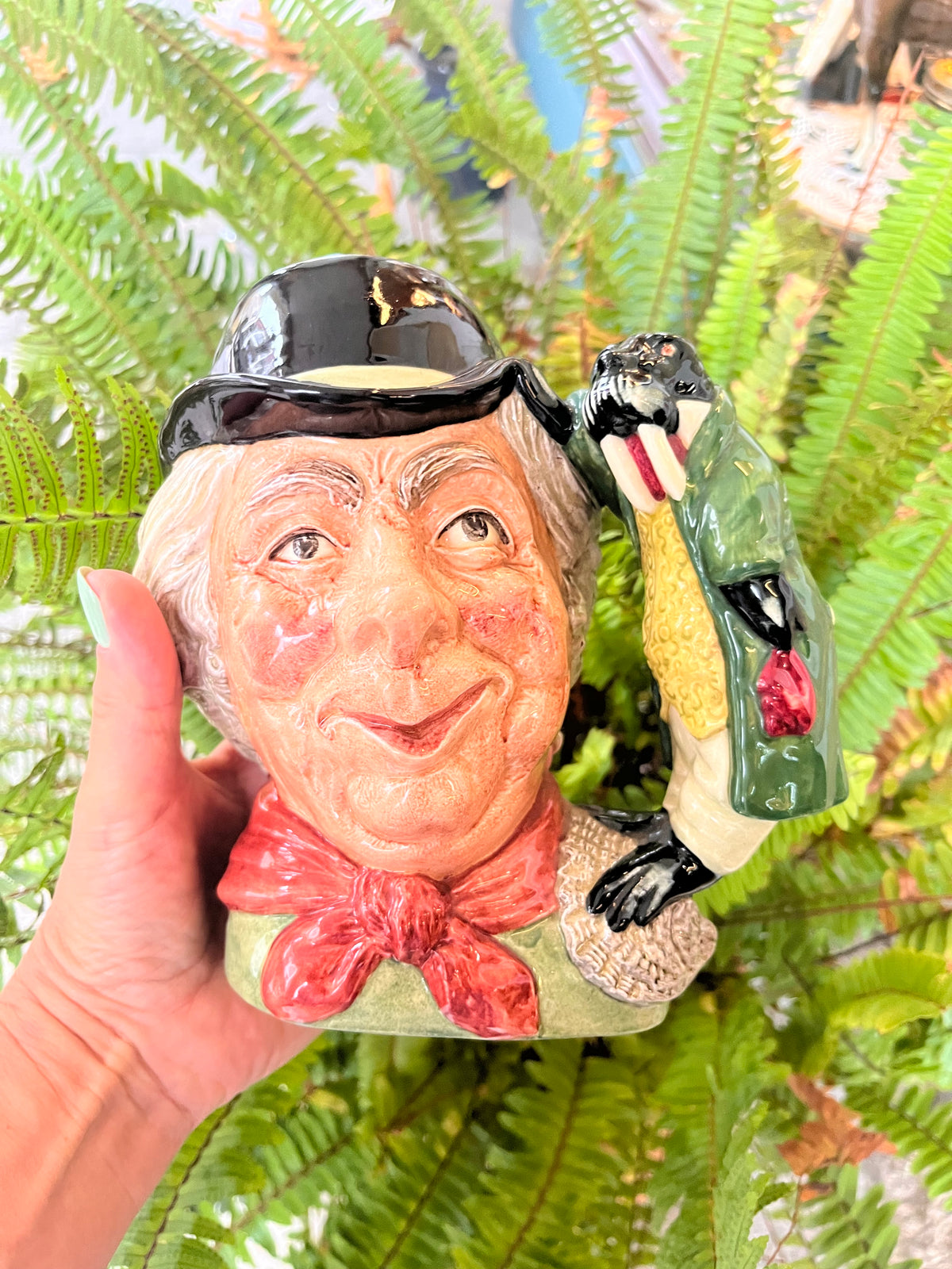 Jarra de colecciòn Doulton & co. “La morsa y el carpintero”