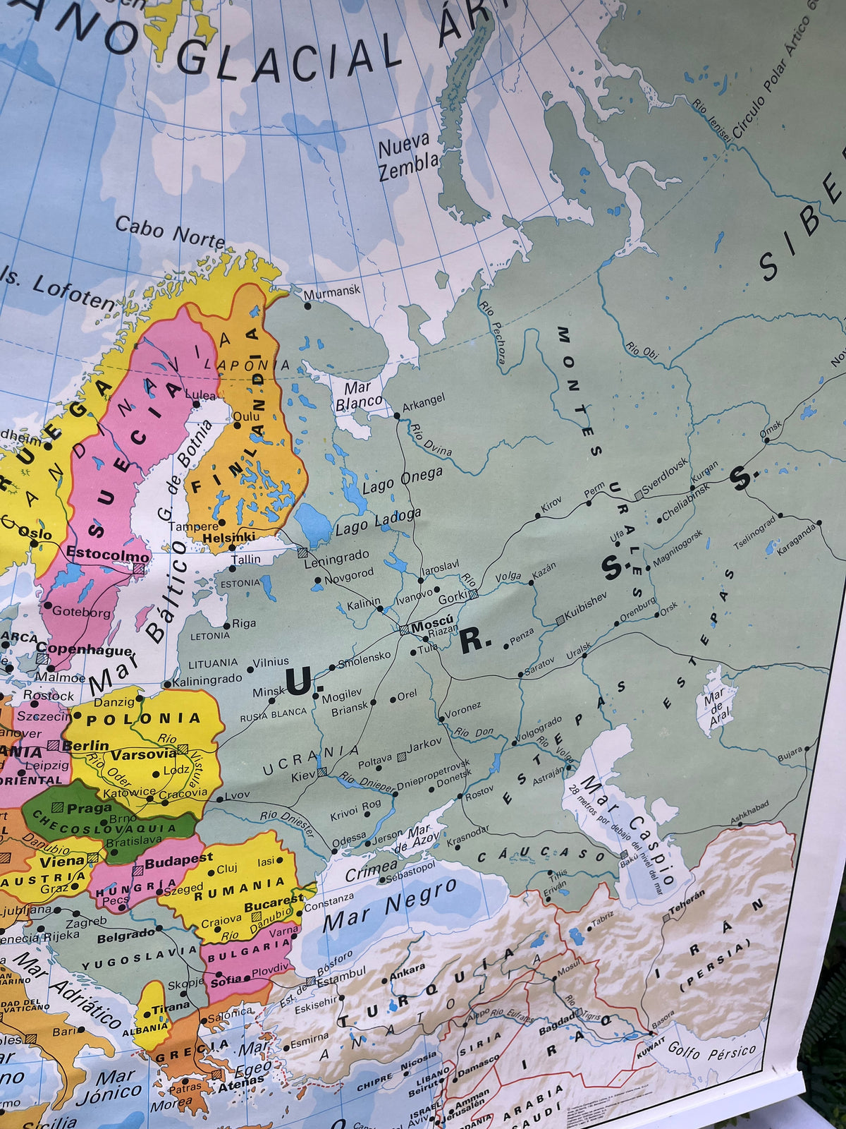 Mapa físico y político de Europa. Años 70.