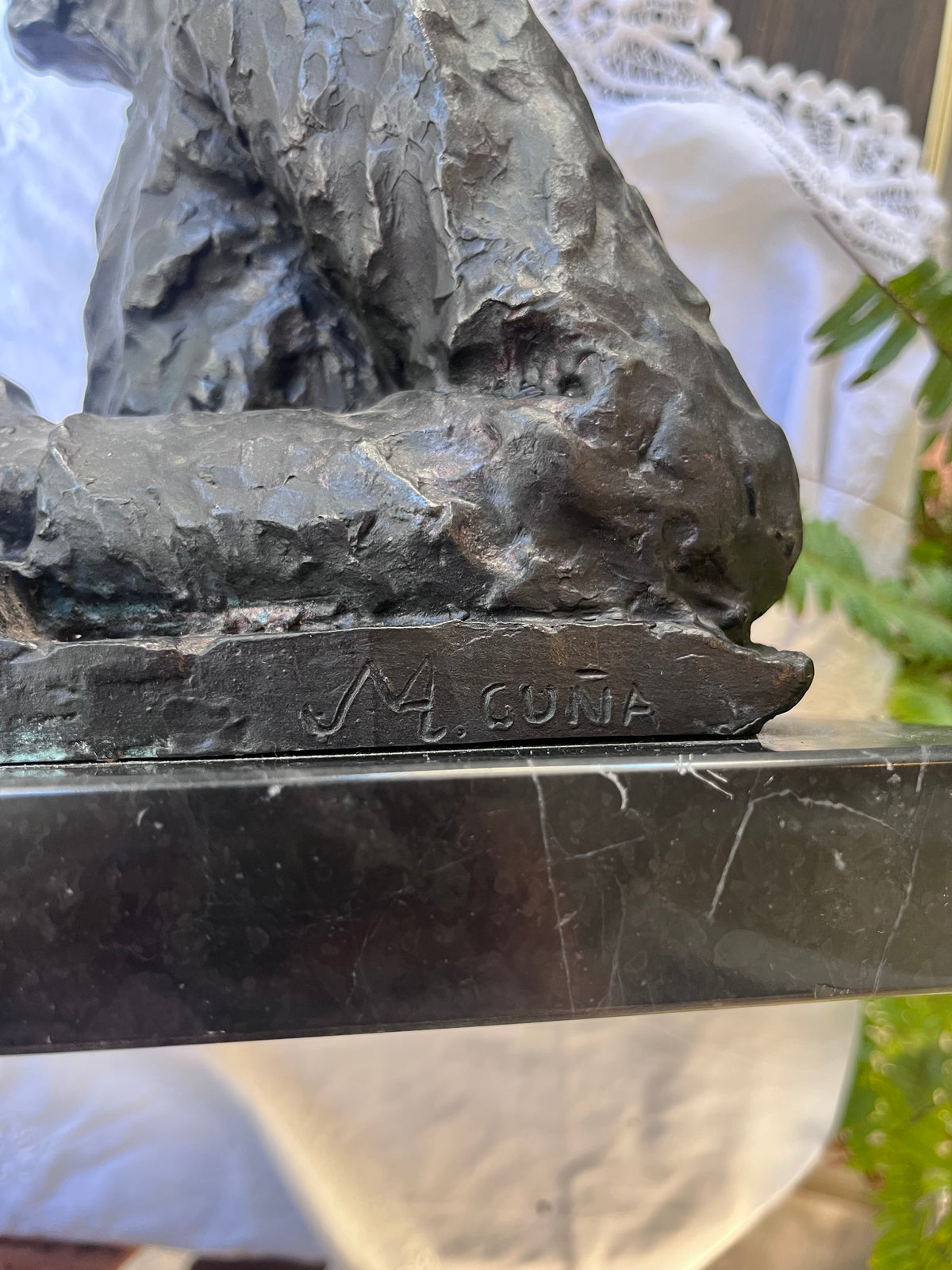 Escultura de bronce . José María Acuña.