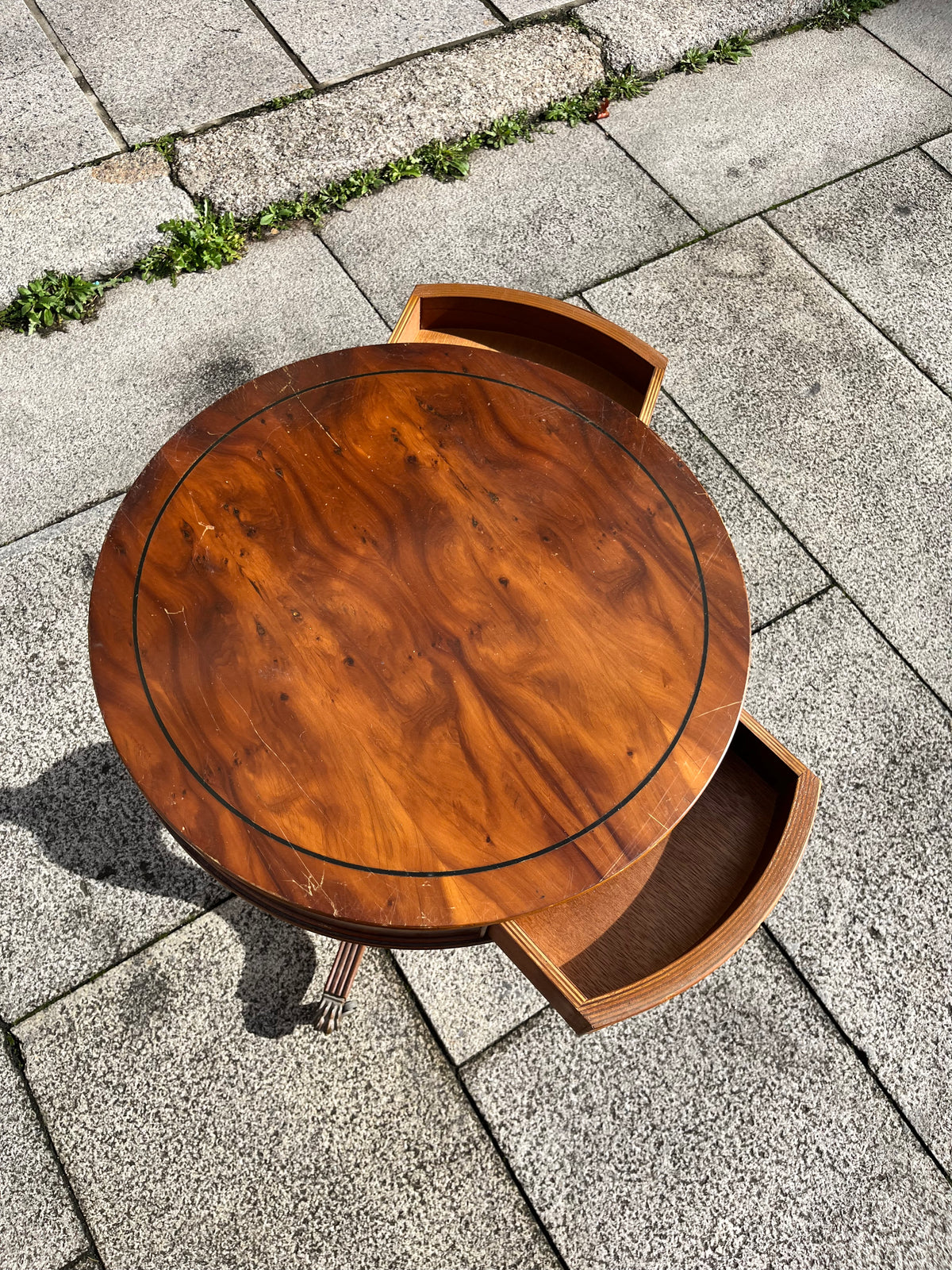 Mesa auxiliar madera.