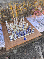 Juego de ajedrez de Sargadelos y La Voz de Galicia.