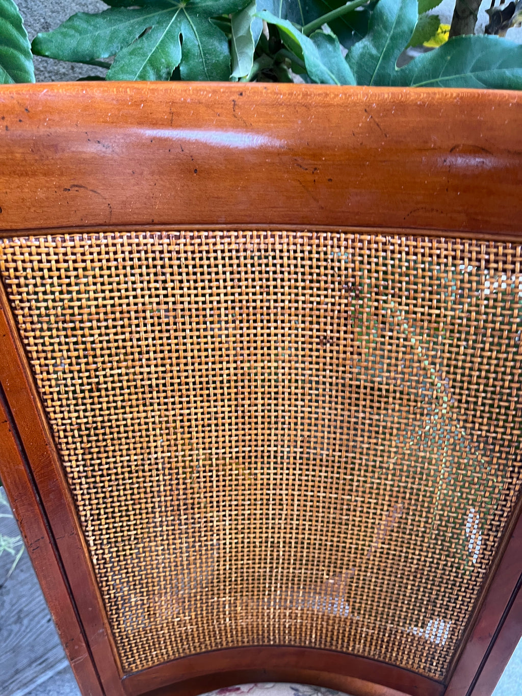 Silla de comedor tapizada .
