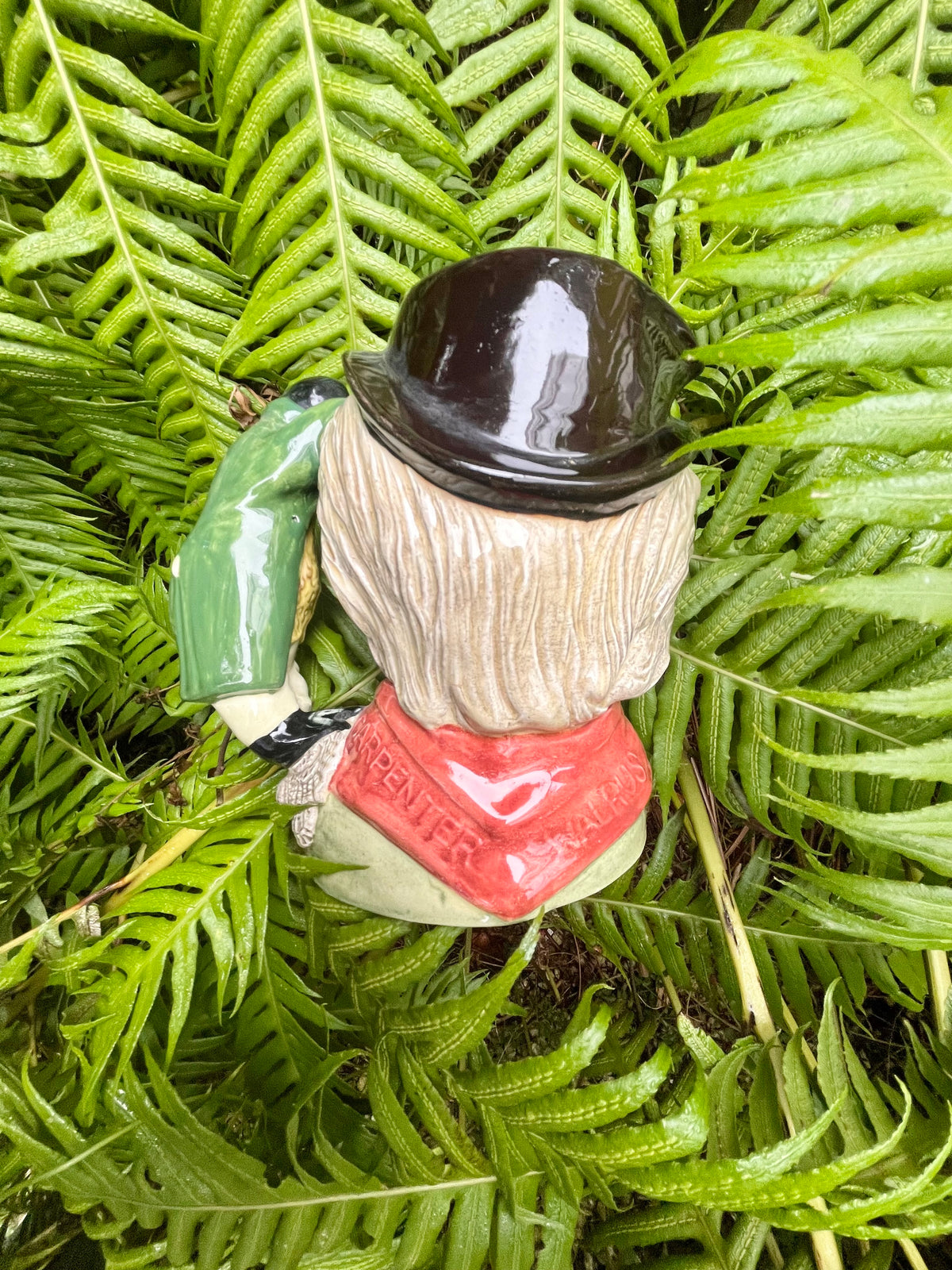 Jarra de colecciòn Doulton & co. “La morsa y el carpintero”