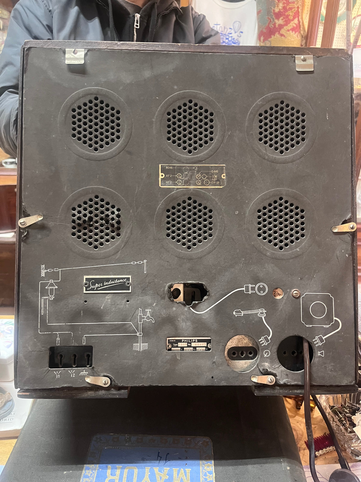 Antigua radio Philips 760A