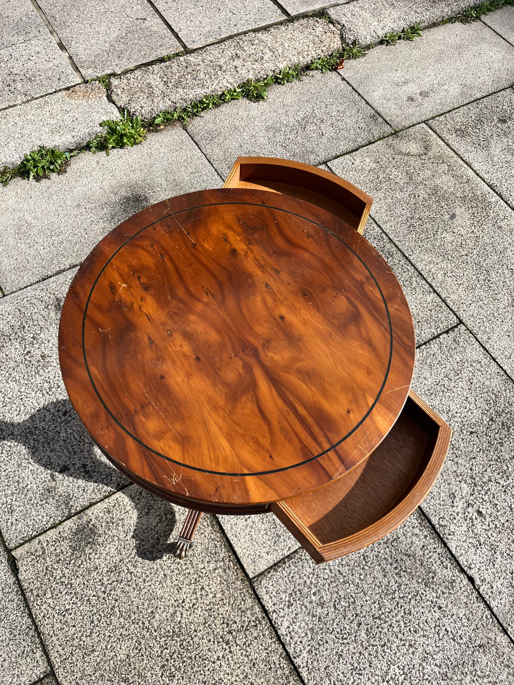 Mesa auxiliar madera.