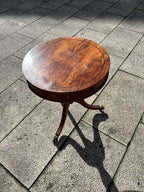 Mesa auxiliar madera.