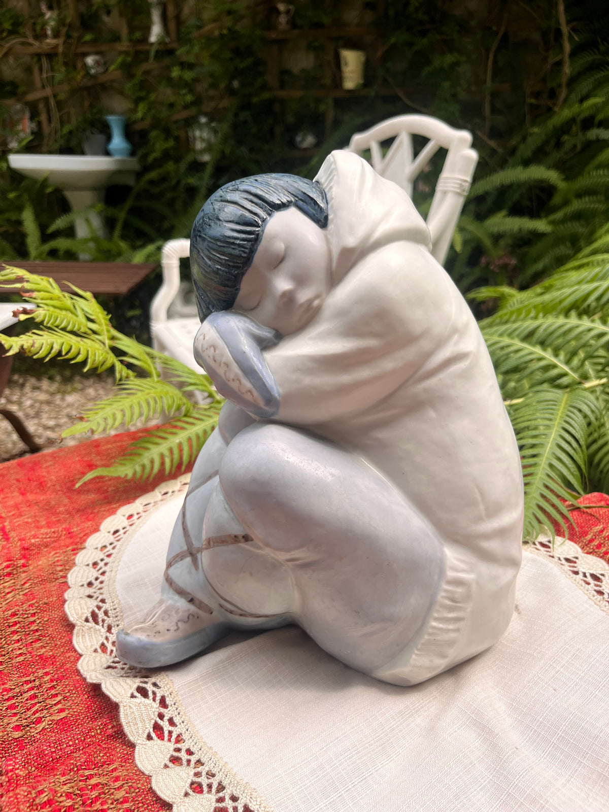 Figura esquimal de porcelana Lladró .