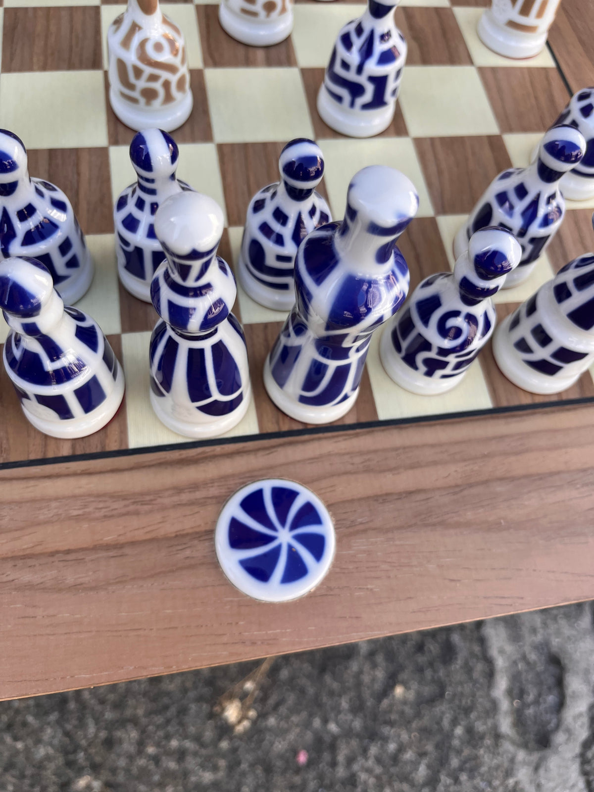 Juego de ajedrez de Sargadelos y La Voz de Galicia.