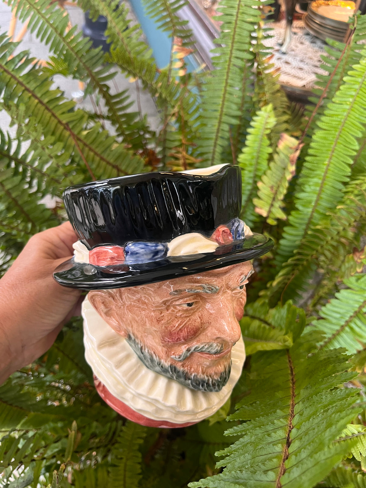 Jarra colecciòn Doulton. Beefeater.