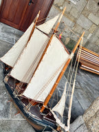 Barco Victoria en madera.