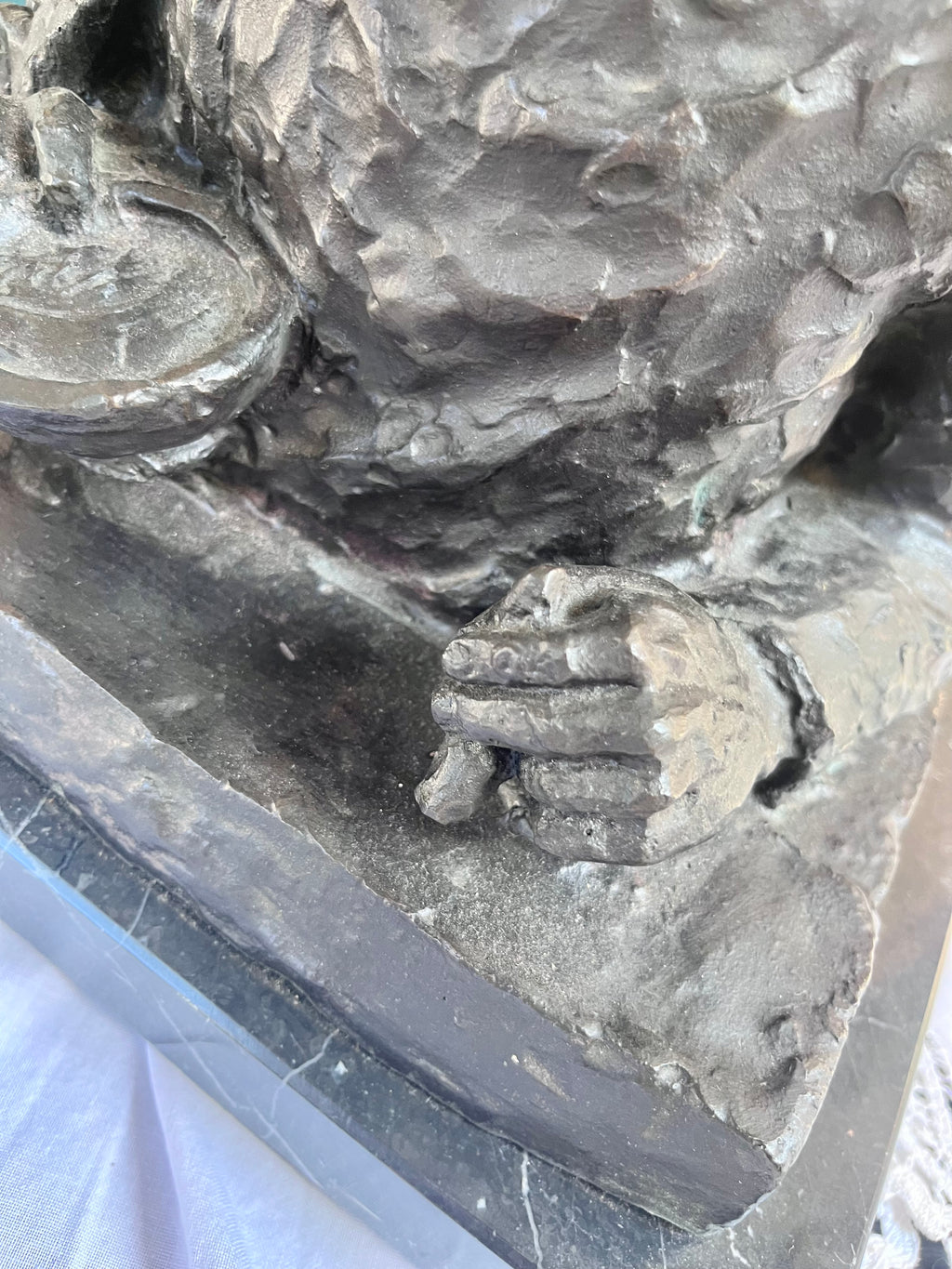 Escultura de bronce . José María Acuña.