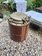 Antiguo botellero de barco.