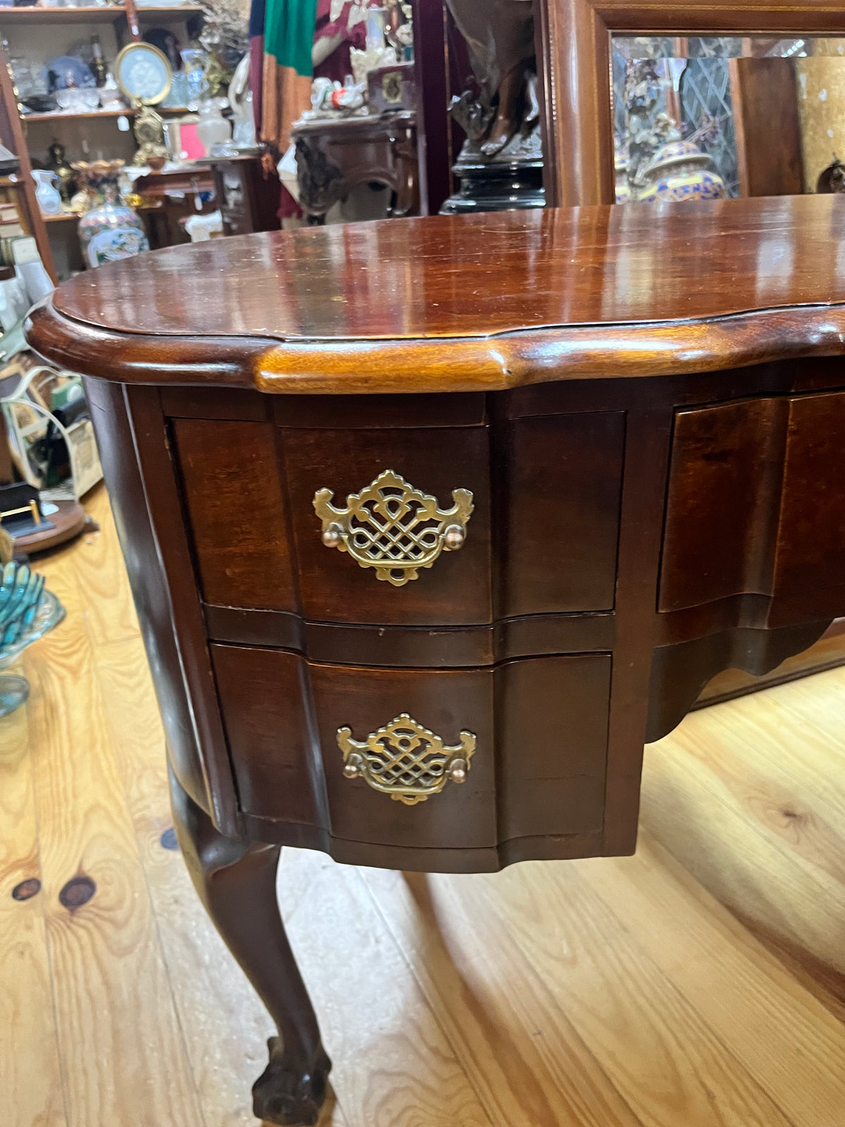 Mesa despacho en madera.