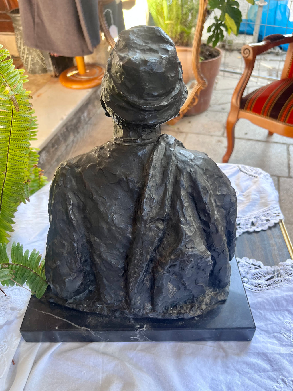 Escultura de bronce . José María Acuña.