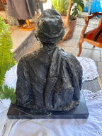 Escultura de bronce . José María Acuña.