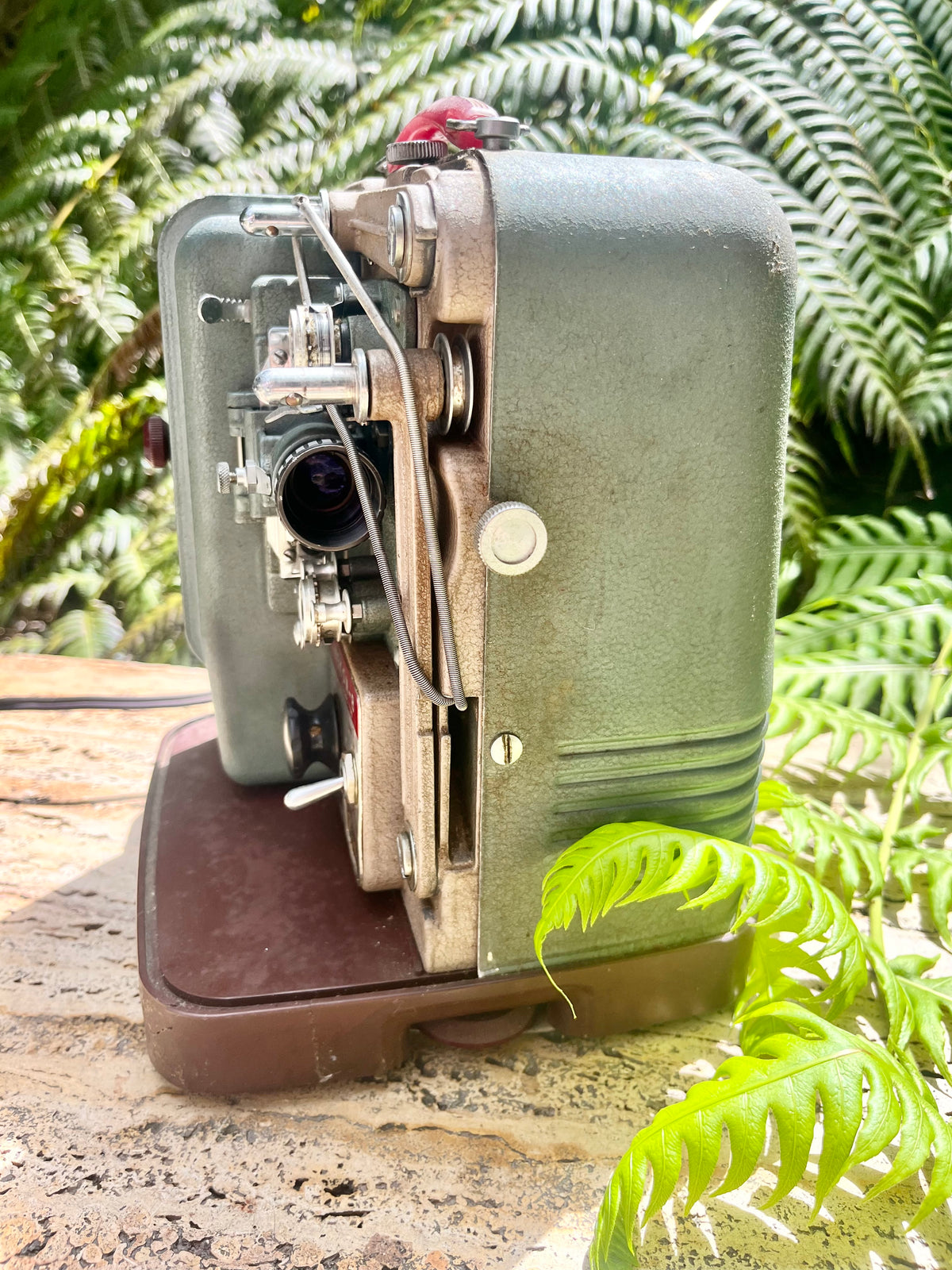 Proyector Cinekon-8
