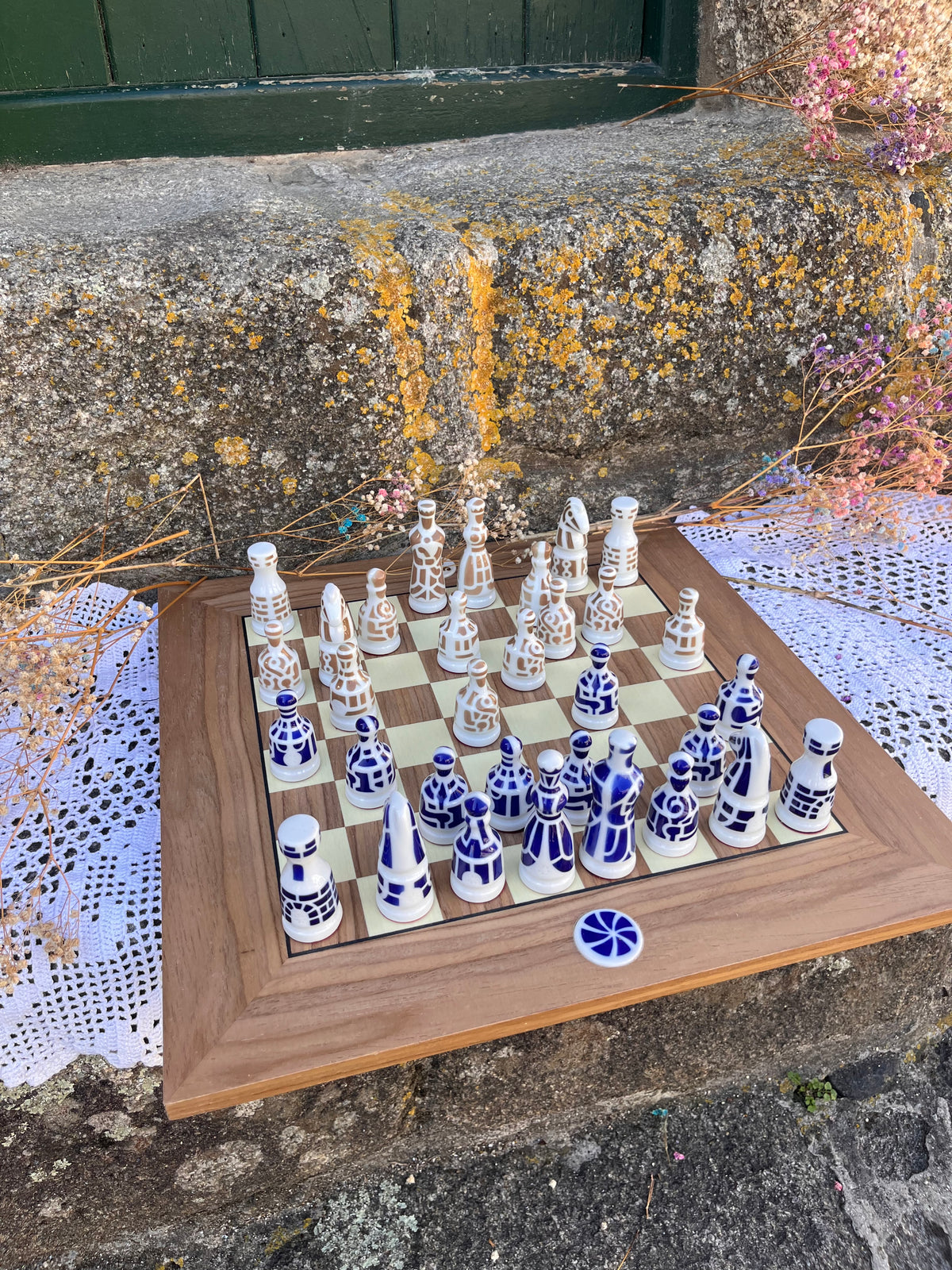 Juego de ajedrez de Sargadelos y La Voz de Galicia.