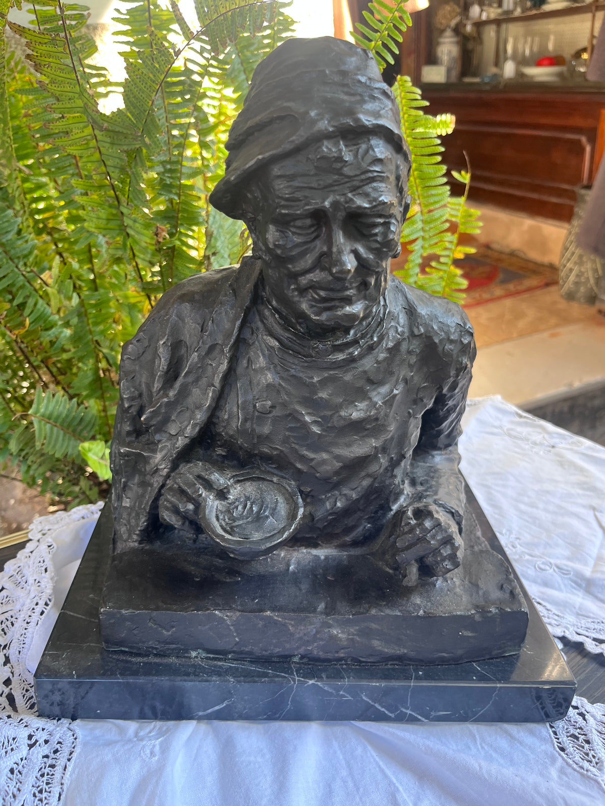 Escultura de bronce . José María Acuña.
