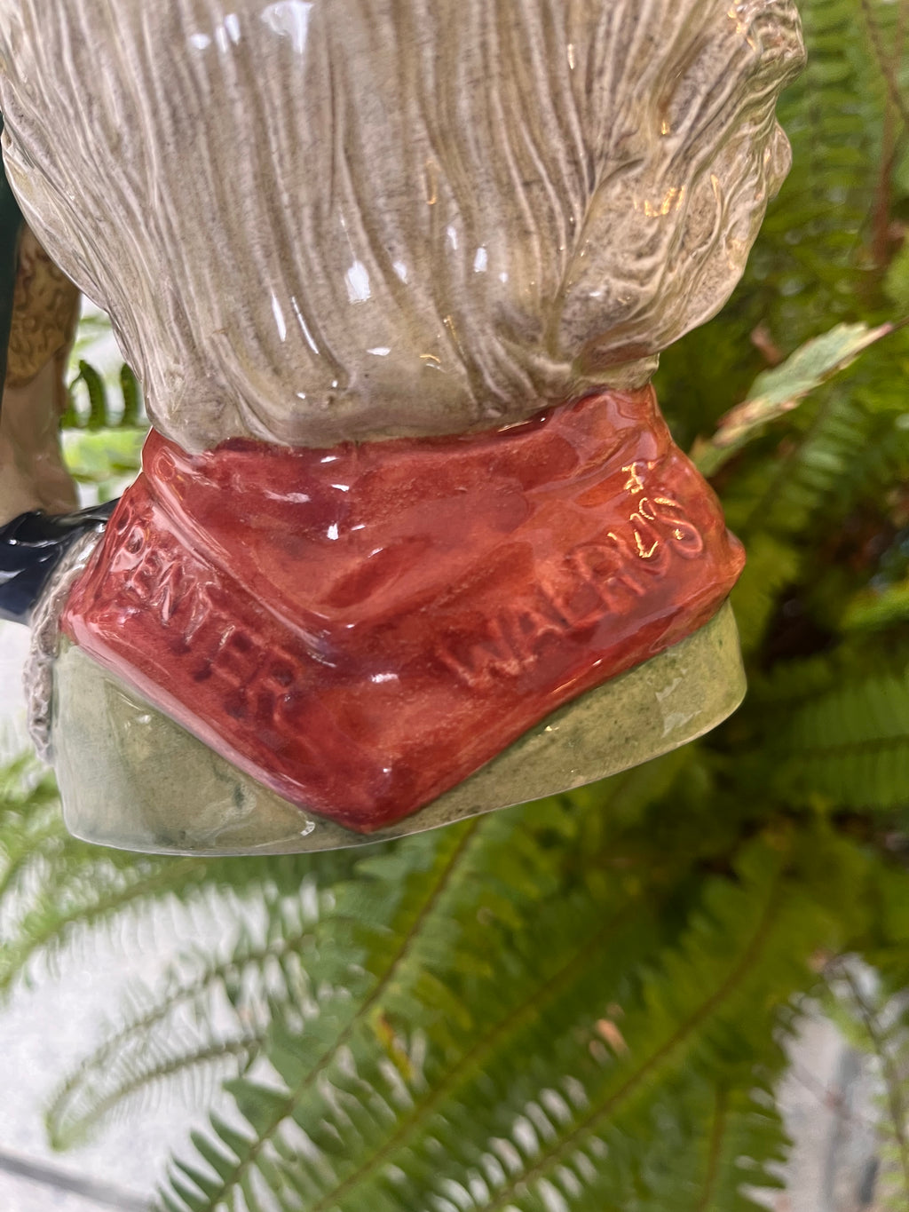 Jarra de colecciòn Doulton & co. “La morsa y el carpintero”