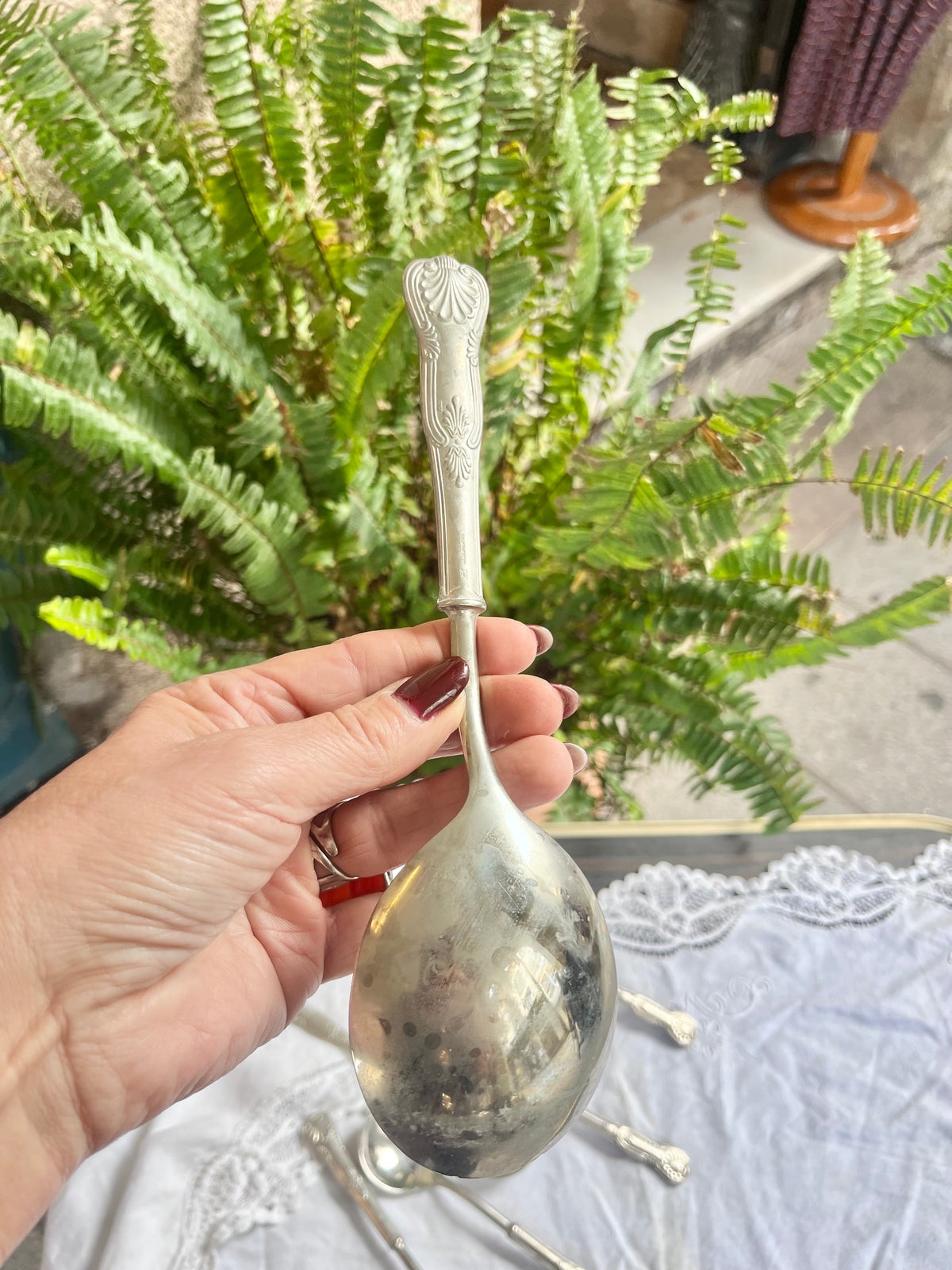 Juego cucharas en acero y peltre.